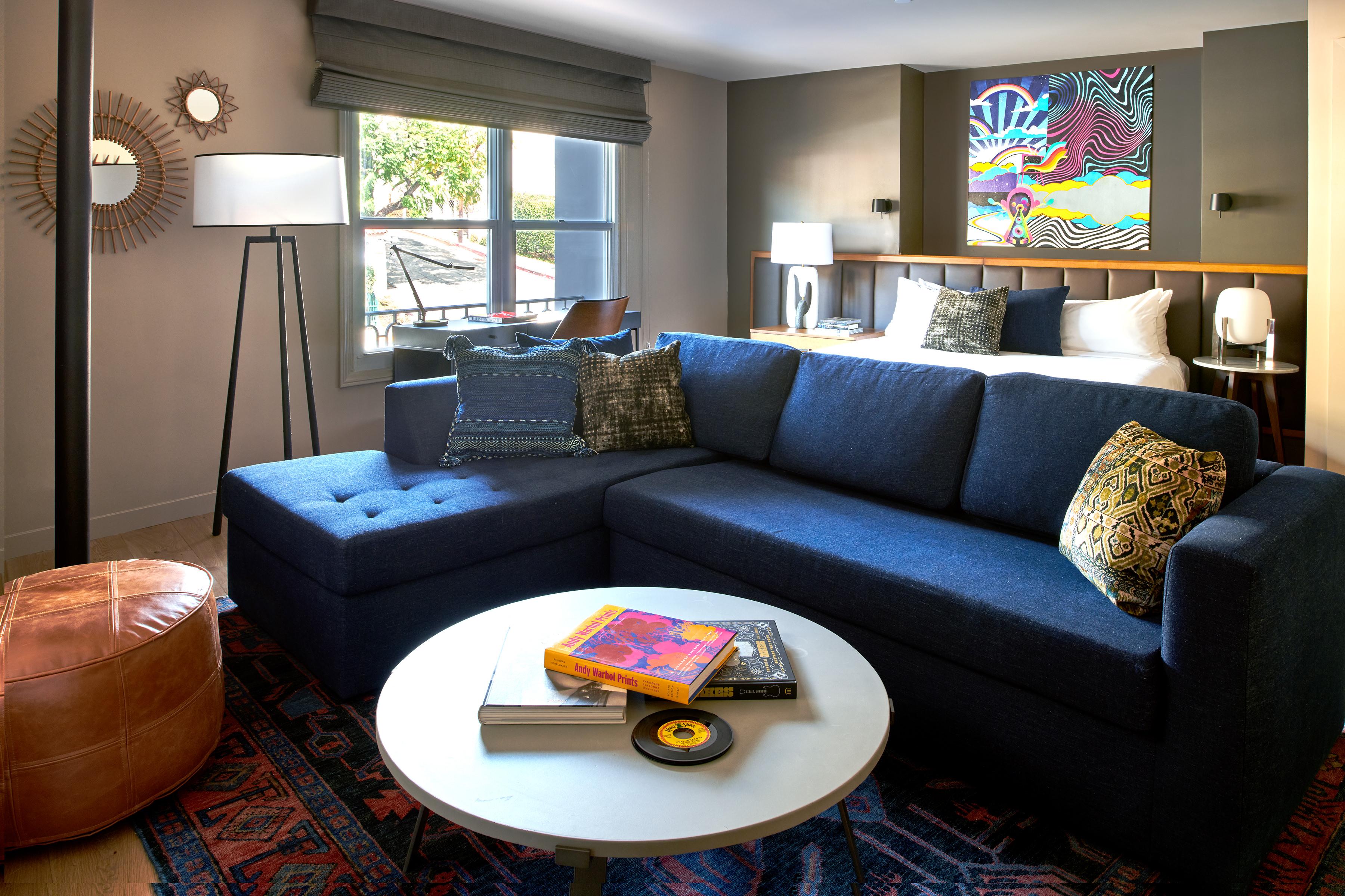 Ziggy Angeles Hotel