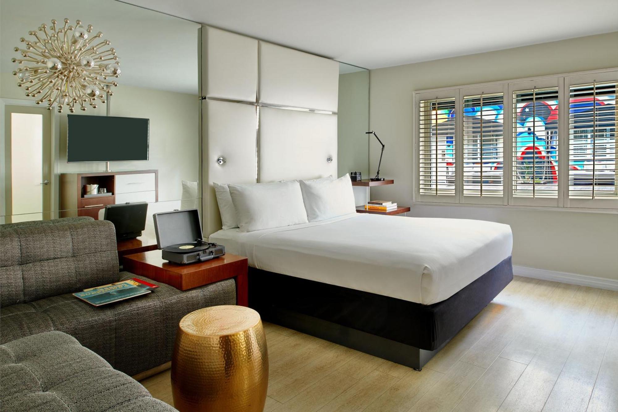Hotel Ziggy Angeles 4*