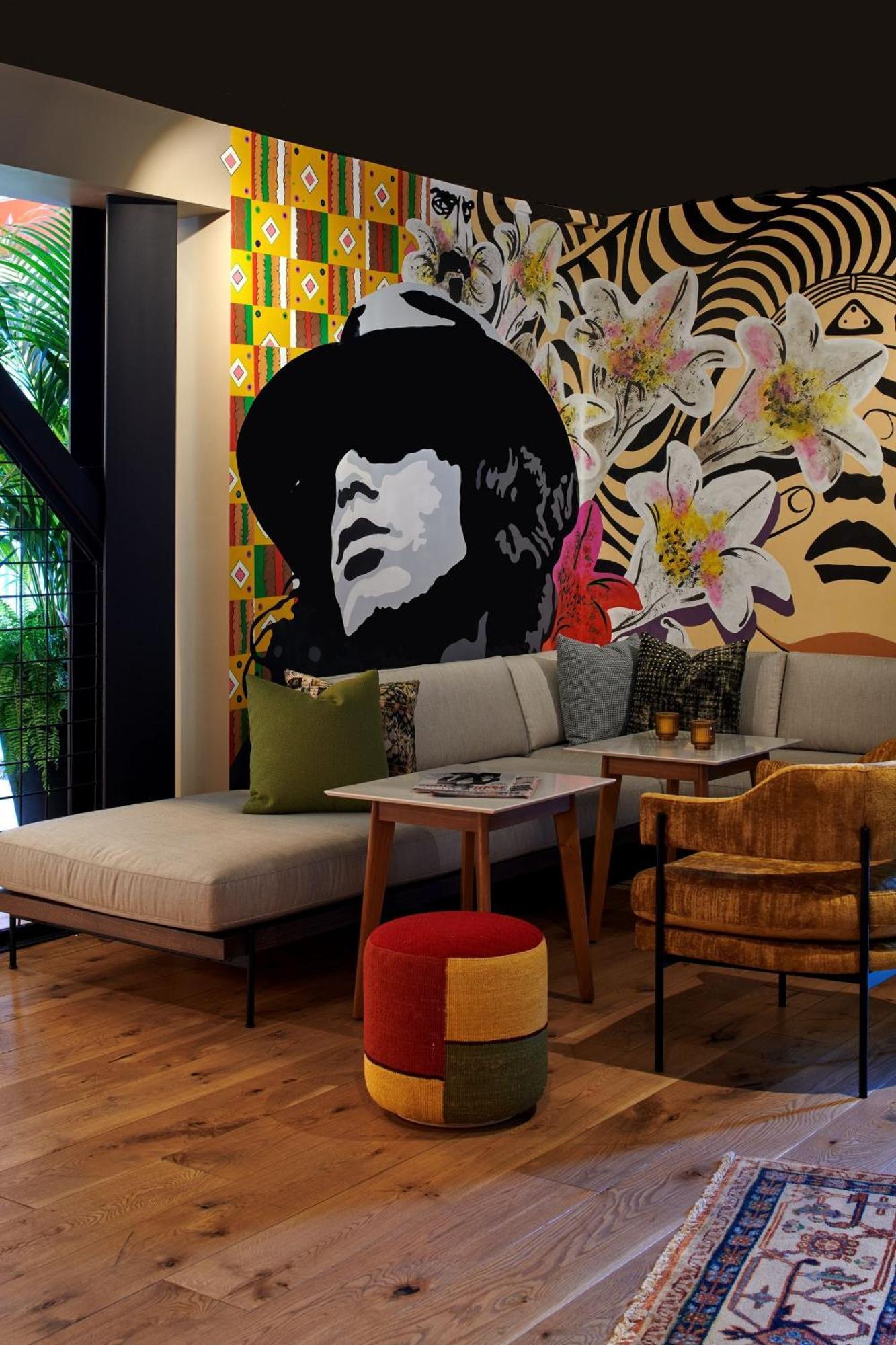 Hotel Ziggy Angeles 4*