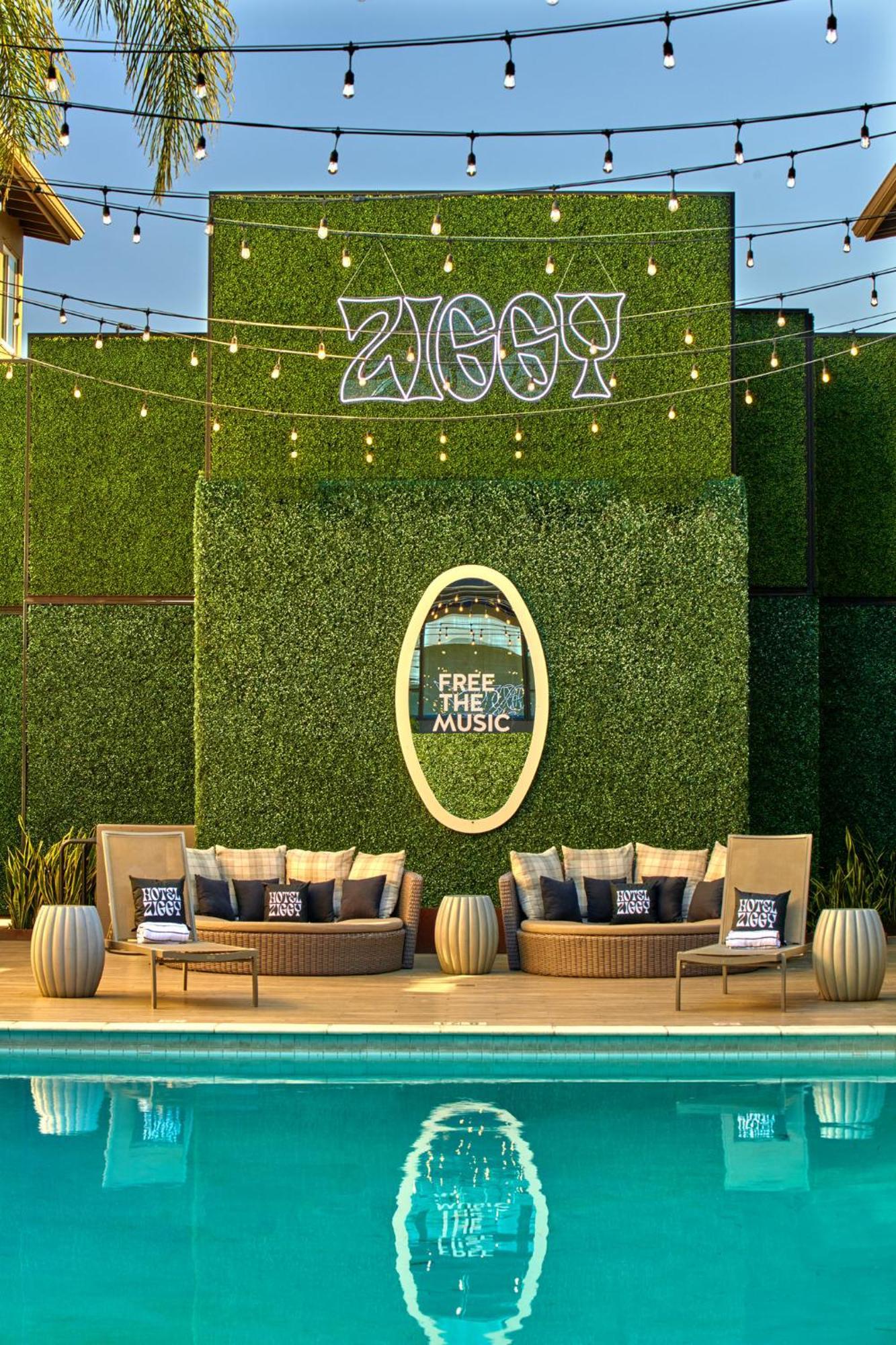 Ziggy Angeles West Hollywood